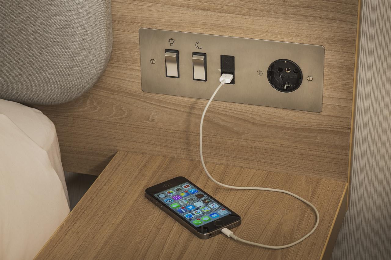 فندق هوليداي إن إكسبريس لندن هيثرو تي 4 المظهر الخارجي الصورة USB-C and USB-A